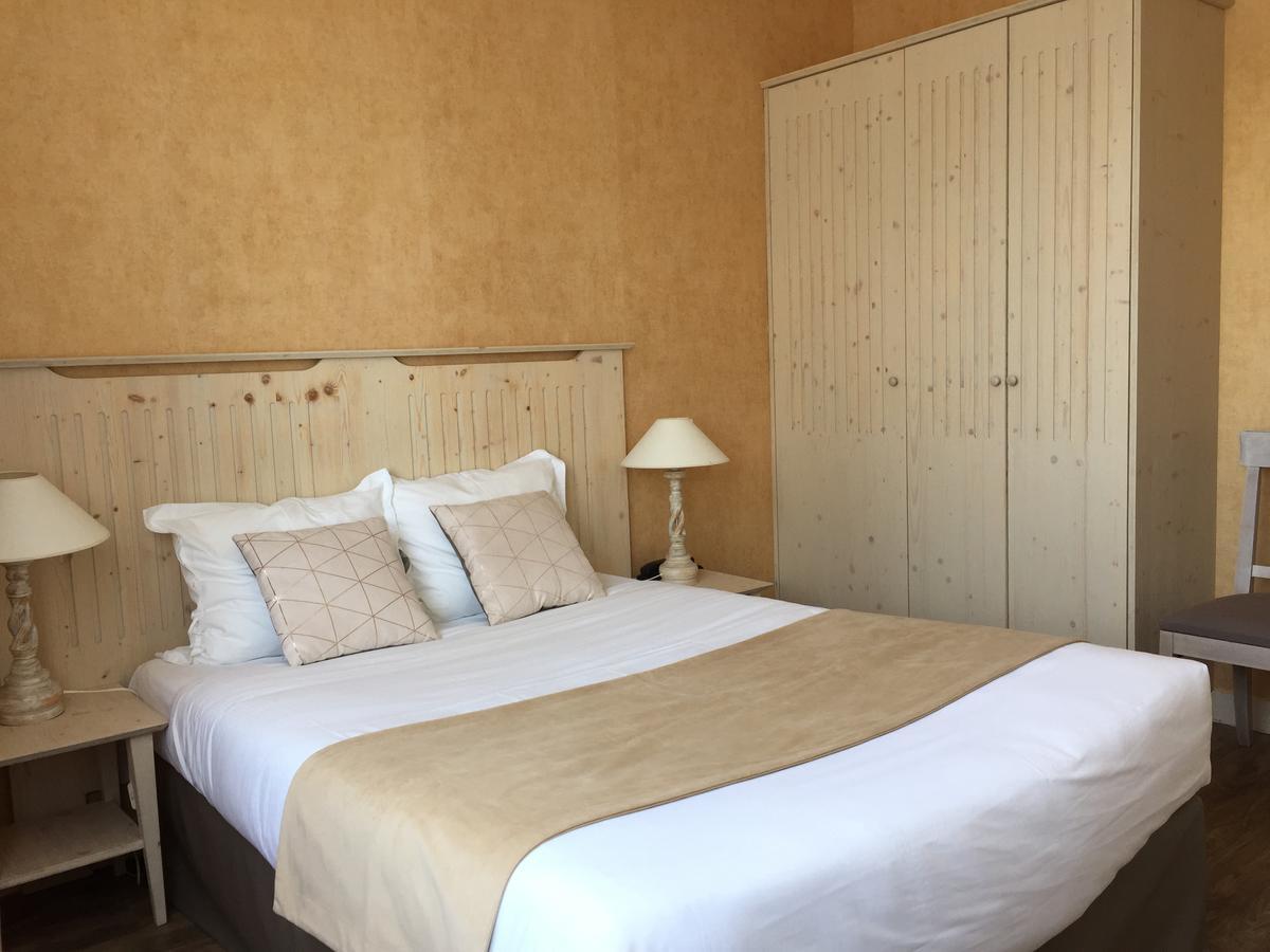 Family Golf Hotel Royan Exterior foto